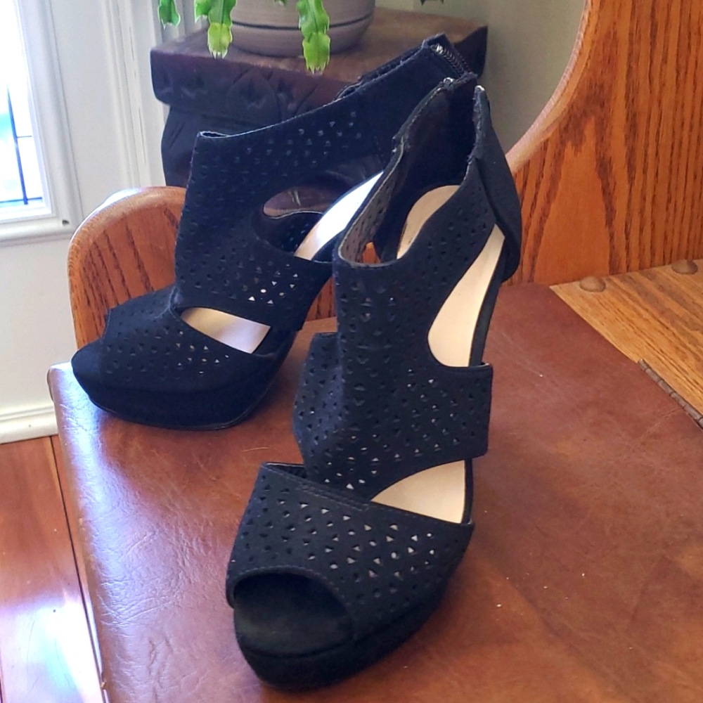 Apt.9 black heels